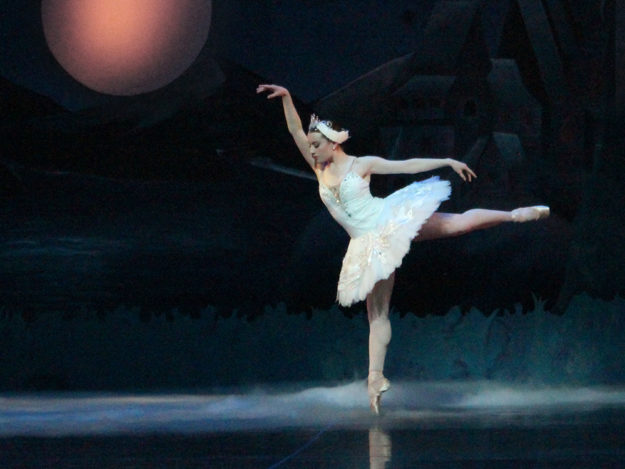 ashleybswanlake2018-cropped
